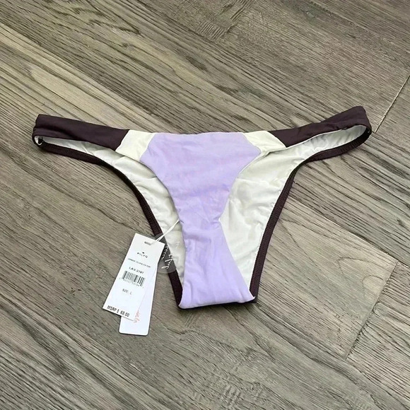 ✨🆕PILYQ🆕✨ | Lavender colour block bikini bottom ONLY - Picture 3 of 12